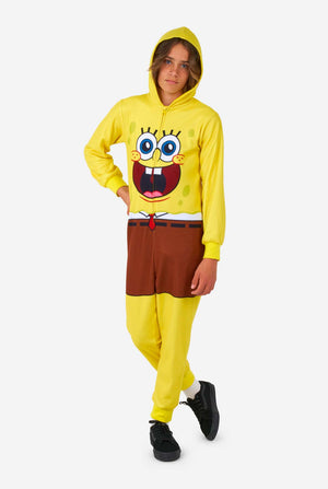 Kind draagt Spongebob onesie