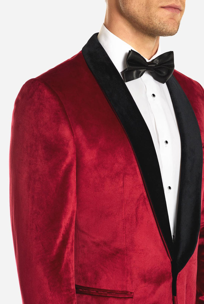 Man draagt bordeaux rode dinner jacket blazer