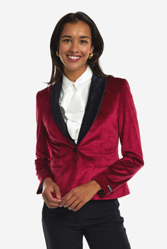 Vrouw draagt bordeaux rode velvet dinner jacket blazer