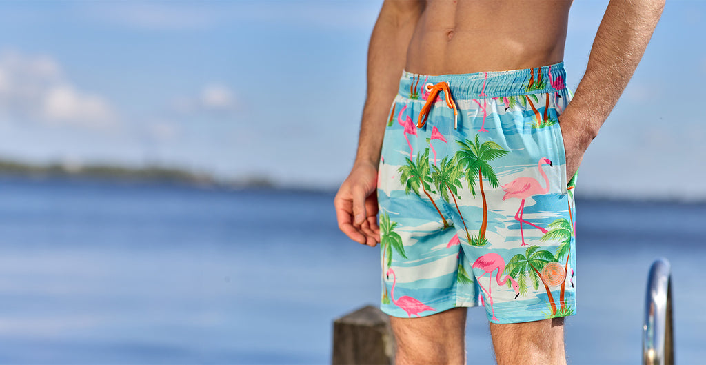 Man draagt Flaminguy tropische zwembroek