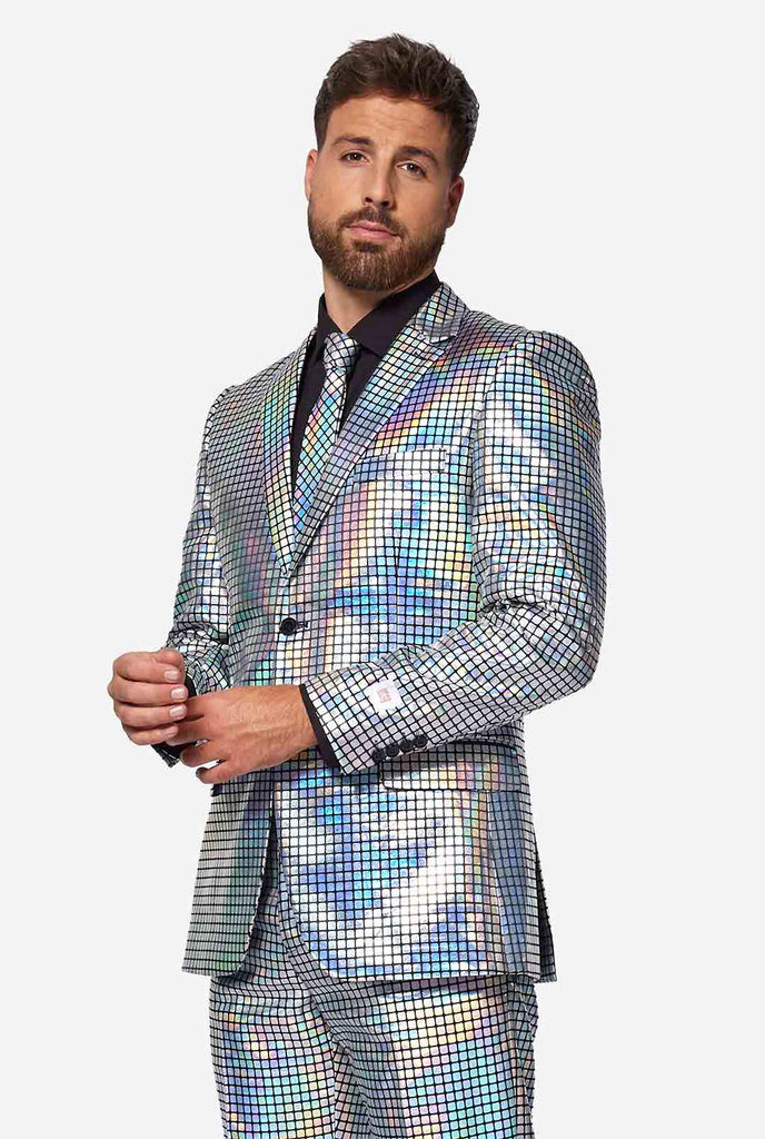 Man draagt ​​een disco -pak