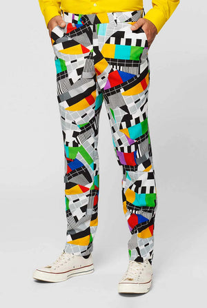 Man draagt testscreen print herenpak, broek van dichtbij