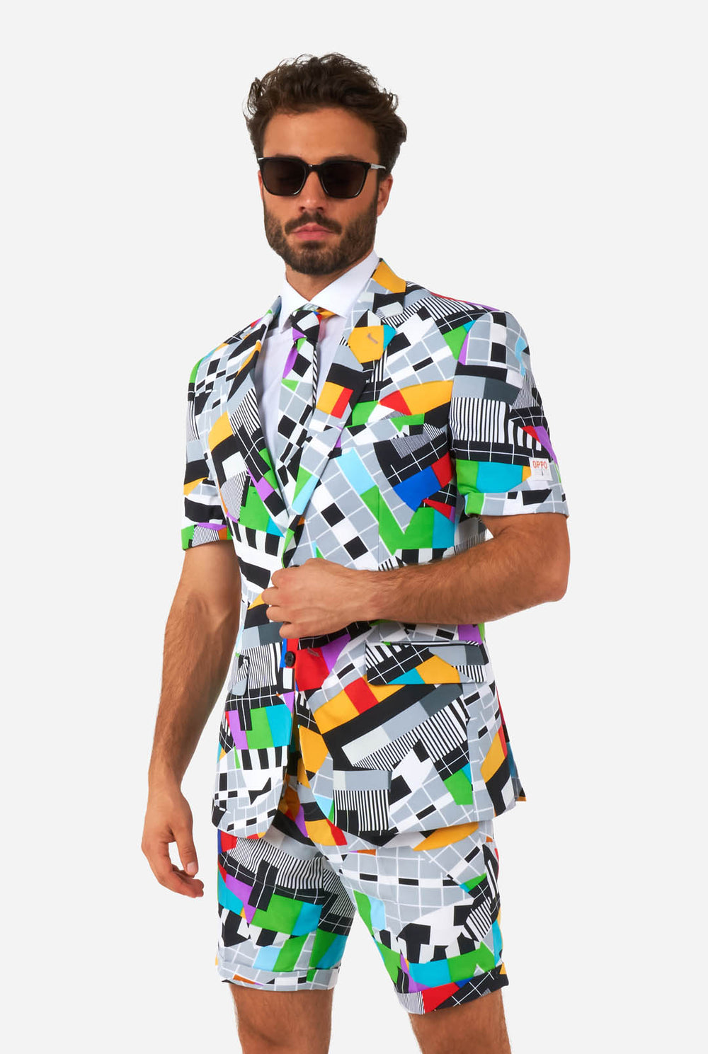 Man draagt zomerpak met testbeeld print