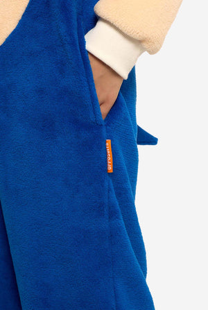 Jongen in blauwe Sonic the Hedgehog kinderonesie