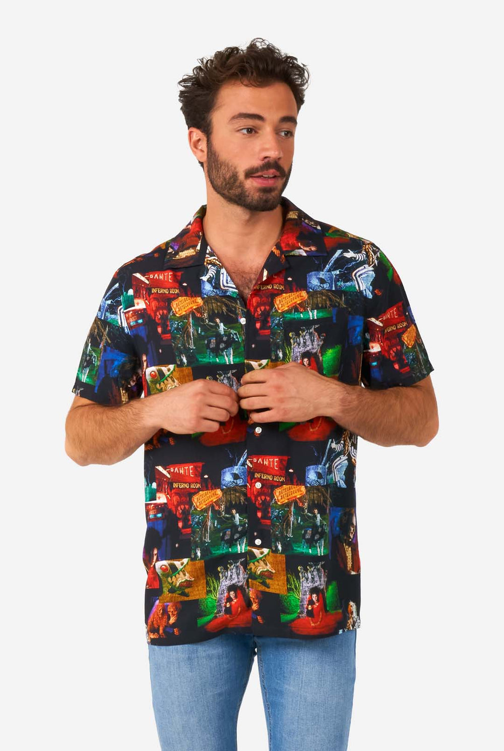 Man met Hawaiiaans overhemd met Beetlejuice-print