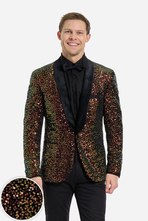 Deze afbeelding toont een stijlvolle smokingjas voor heren uit de OppoSuits Deluxe-collectie, versierd met schitterende amberkleurige pailletten die een glinsterend effect creëren. De blazer met pailletten heeft een strakke satijnen revers en een getailleerde pasvorm. Inclusief close up, links onder.