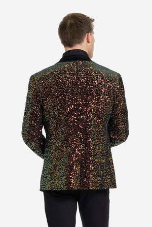 Deze afbeelding toont een stijlvolle smokingjas voor heren uit de OppoSuits Deluxe-collectie, versierd met schitterende amberkleurige pailletten die een glinsterend effect creëren. De blazer met pailletten heeft een strakke satijnen revers en een getailleerde pasvorm. Het model combineert hem met een klassiek zwart overhemd en een vlinderdas, waardoor deze jas perfect is voor formele evenementen, feestdagen of nieuwjaarsvieringen. Ideaal voor mannen die willen opvallen. Vanaf de achterkant.
