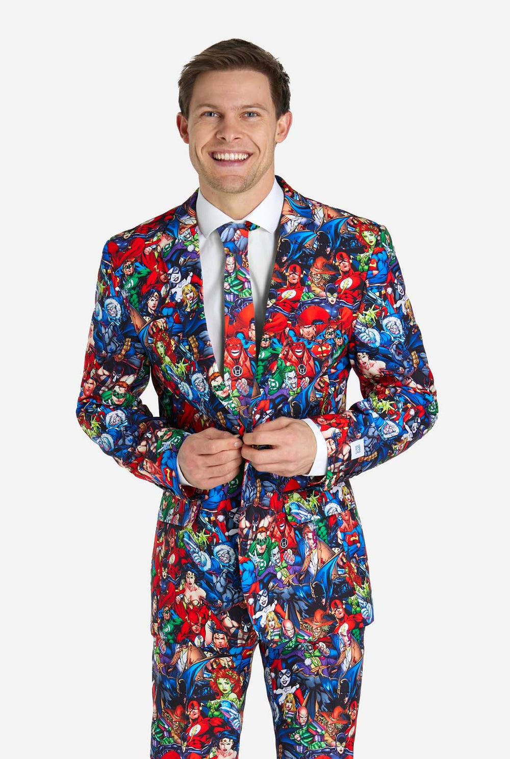 Man in herenpak met DC Super Heroes-print
