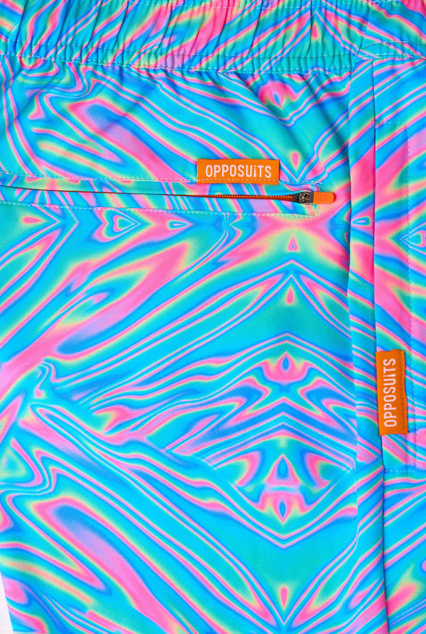 Levendige holografische zwemshorts voor heren met een betoverend blauw, roze en paars wervelend design. Opvallende en stijlvolle badkleding voor zomerplezier.