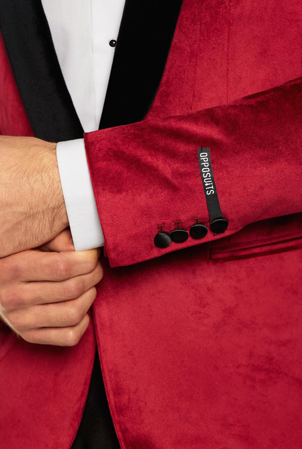 Man draagt bordeaux rode dinner jacket blazer