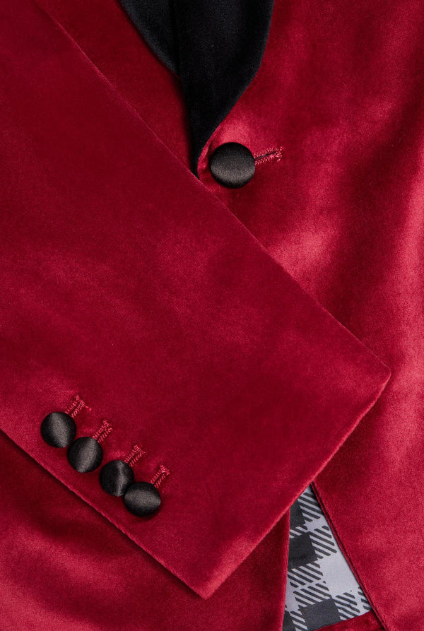 Man draagt bordeaux rode dinner jacket blazer