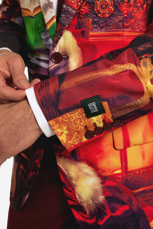 Man in bordeauxrood kerstpak met vintage kerstprint