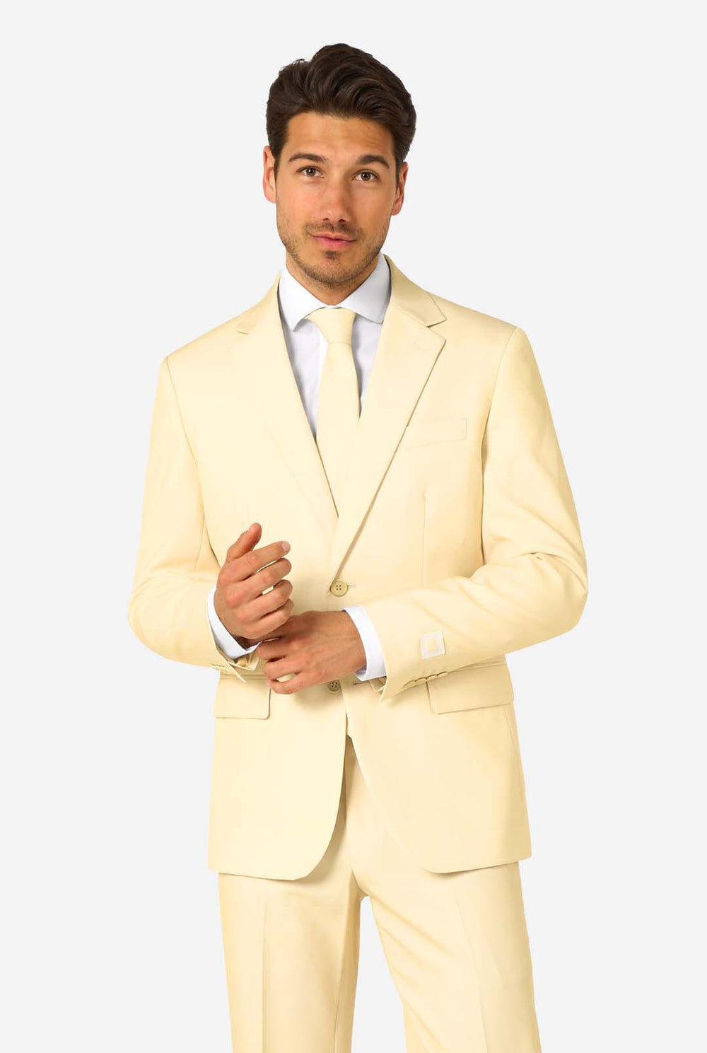 Elegant herenpak in een zachte pastelgele tint, perfect voor bruiloften, zomerse evenementen en formele gelegenheden. Dit stijlvolle maatpak heeft een slim fit, inkepingen in de revers en een bijpassende stropdas voor een verfijnde look. Ideaal voor moderne heren die een statement willen maken met een licht pastelkleurig pak.