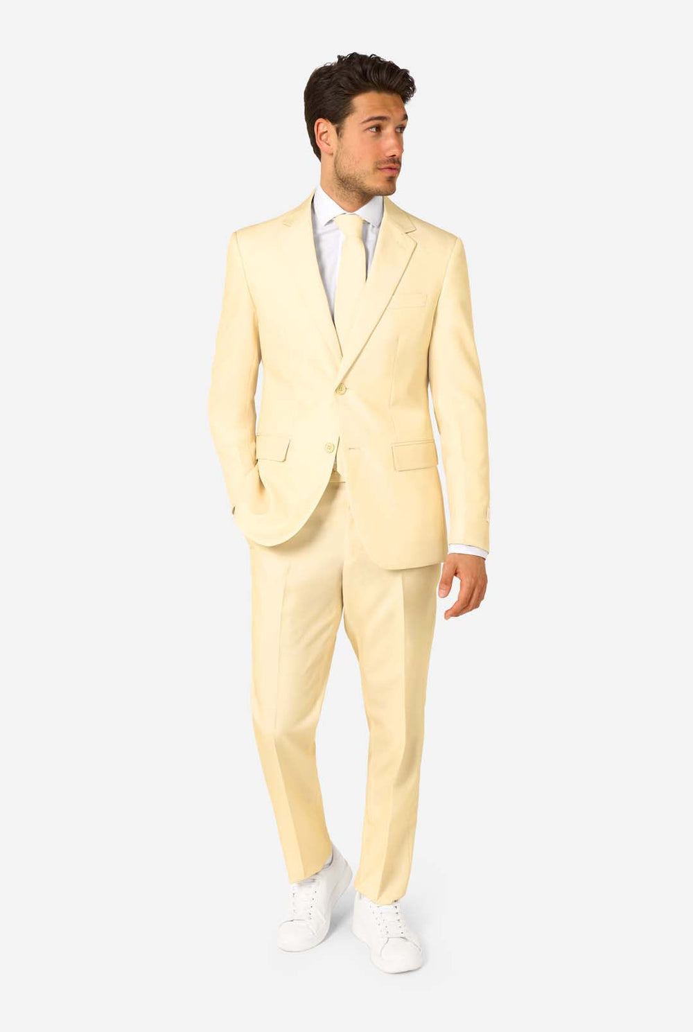 Elegant herenpak in een zachte pastelgele tint, perfect voor bruiloften, zomerse evenementen en formele gelegenheden. Dit stijlvolle maatpak heeft een slim fit, inkepingen in de revers en een bijpassende stropdas voor een verfijnde look. Ideaal voor moderne heren die een statement willen maken met een licht pastelkleurig pak.