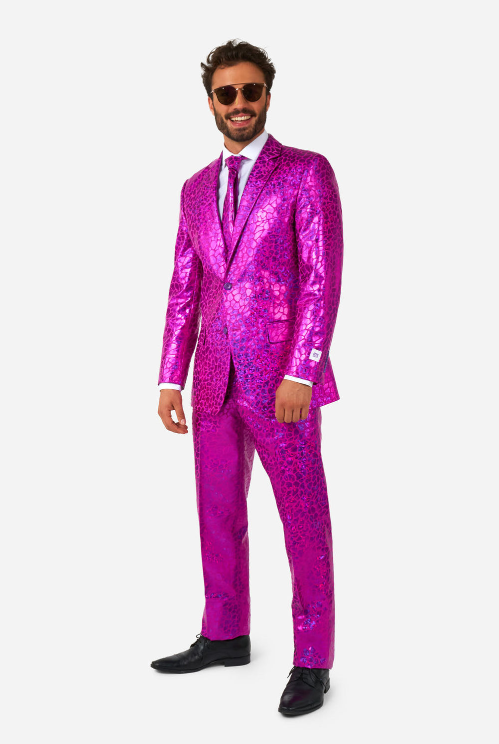 Man met glanzend roze hagedishuid herenpak