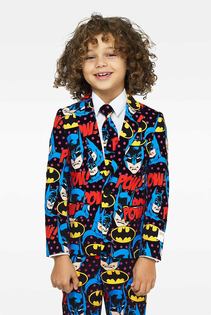 Batman -thema -pak voor jongens gedragen door jongen