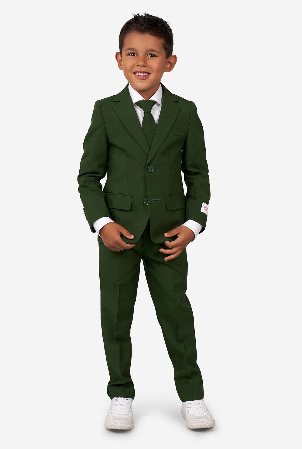 Jongen die een groen pak draagt