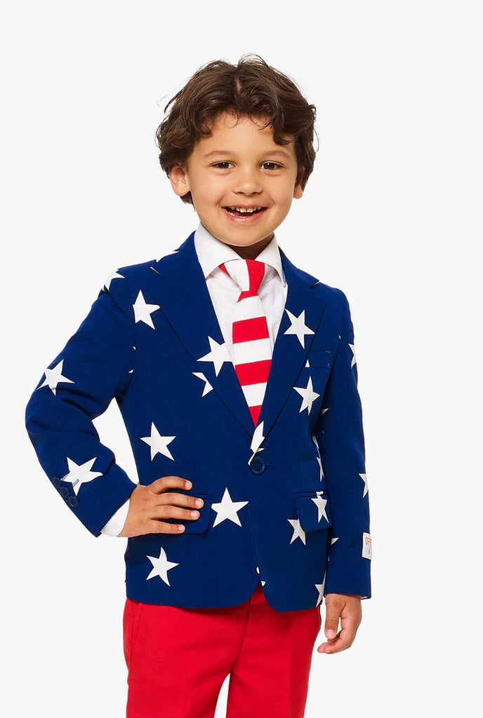 Amerikaans vlaggenpak voor jongens gedragen door jongen