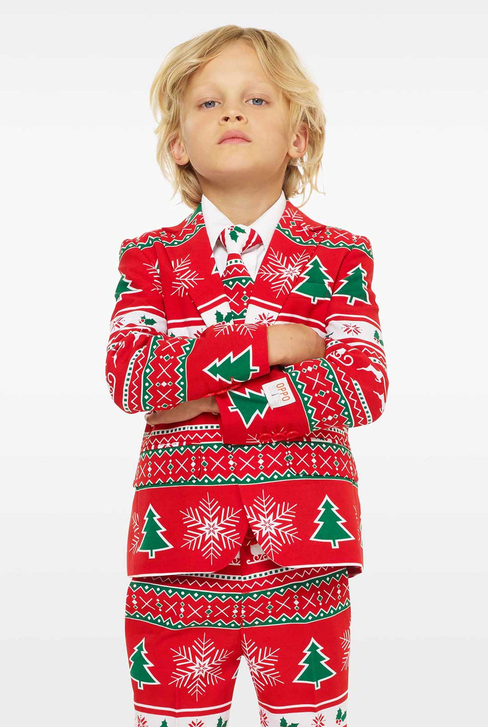 Rood kerstpak voor jongens gedragen door jongen