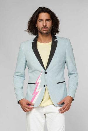 Blauwe casual blazer met witte en roze bliksemschicht gedragen door de mens