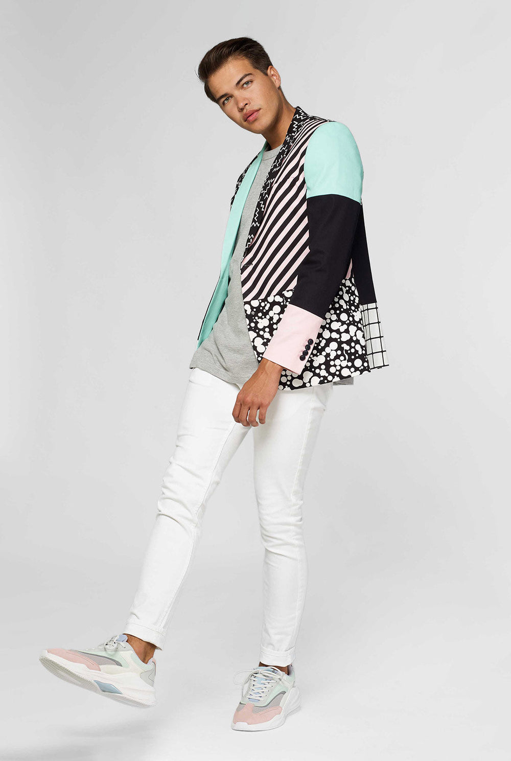 Samenvatting Patroon Casual blazer geïnspireerd door Memphis Group gedragen door de mens