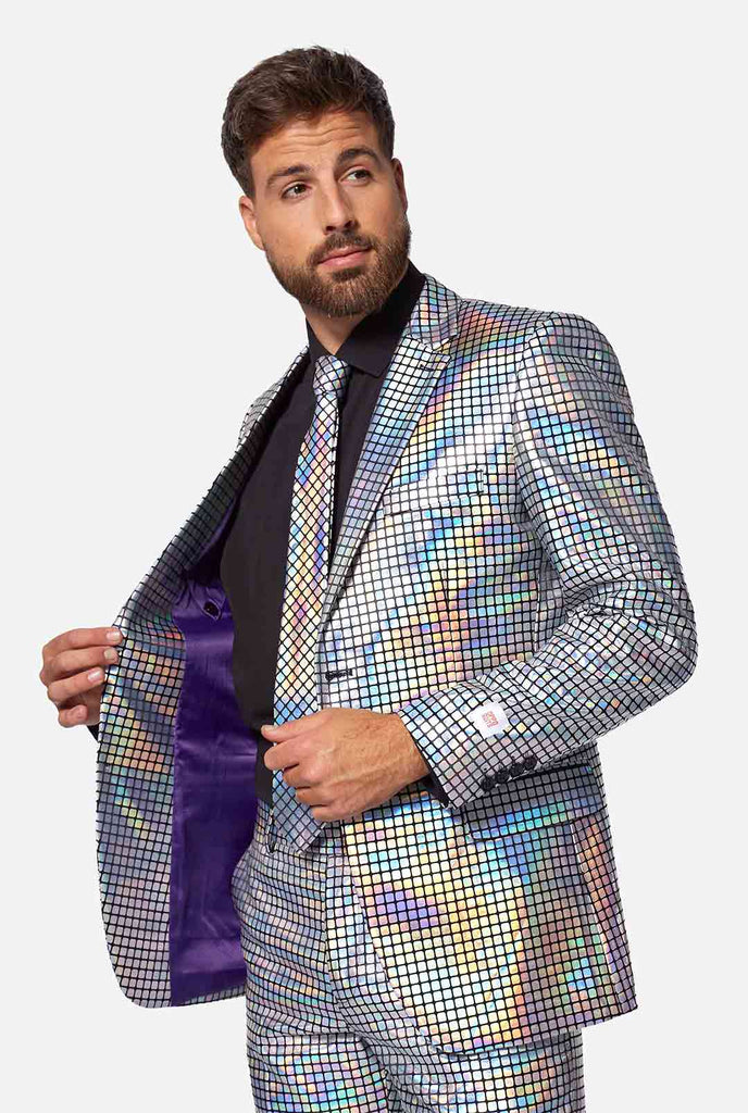 Man draagt ​​een disco -pak