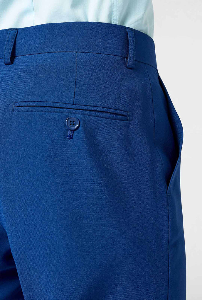 Marineblauwe broek van dichtbij