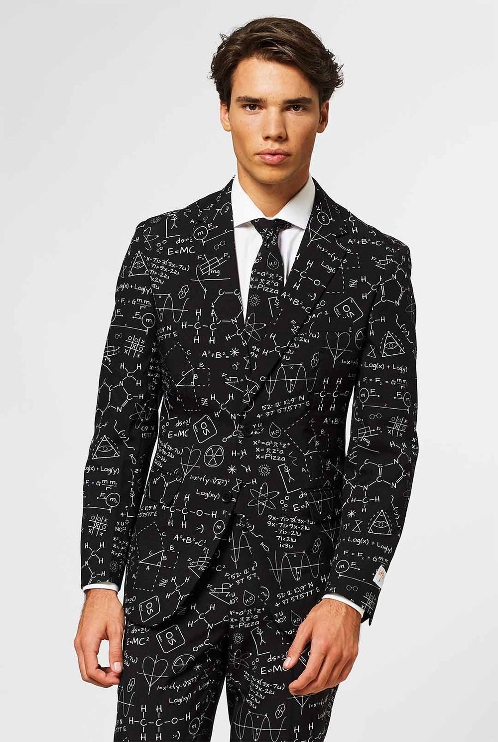 Zwarte herenpak met wetenschappelijke formule gedragen door de mens