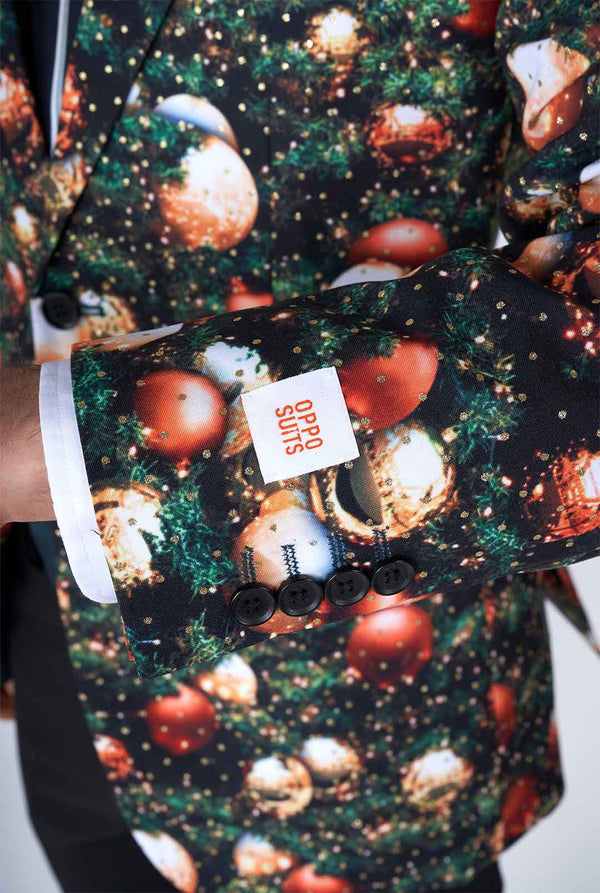 Kerstpak met kerstboomafdruk, mouw close -up