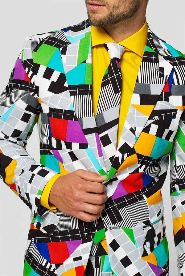 Man draagt ​​testscreen print herenpak, close -up