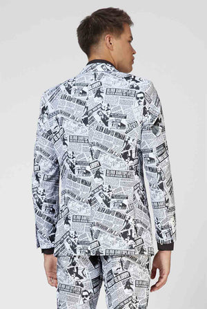 Grappige krantenprint herenpak textiel Telegraph gedragen door de mens ingezoomd op de achterkant