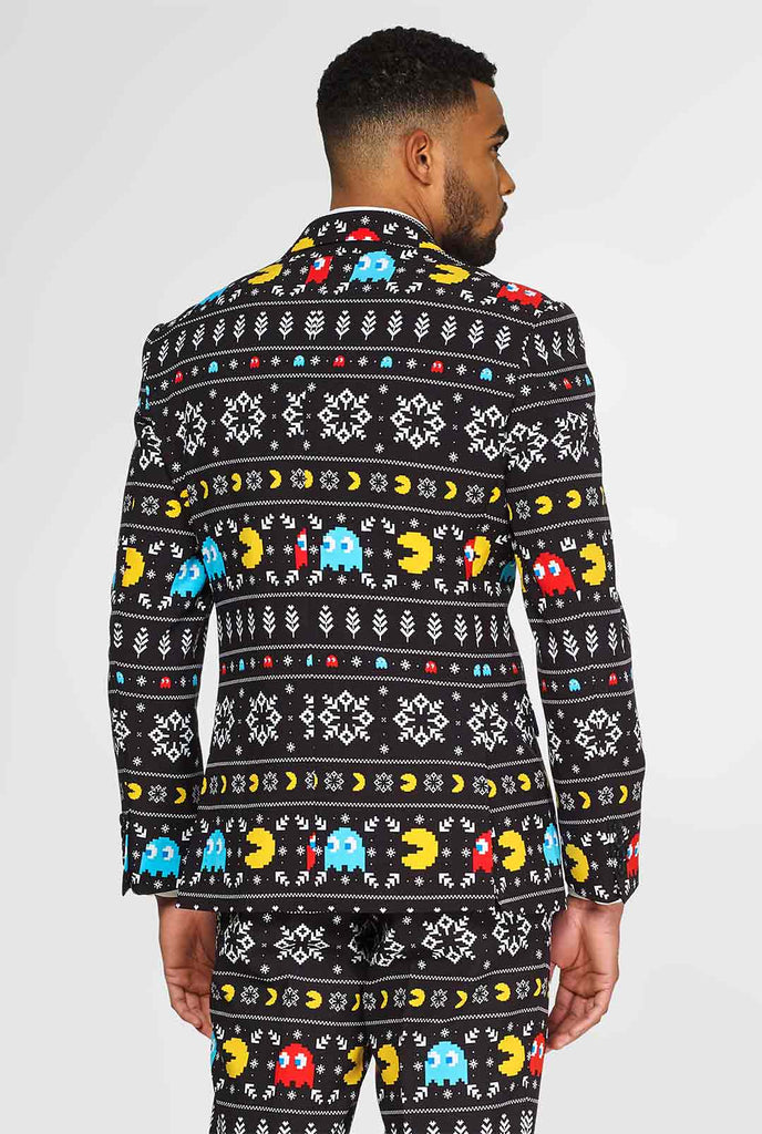 Pac-Man-pak met kerstthema gedragen door de mens getoond van achteren