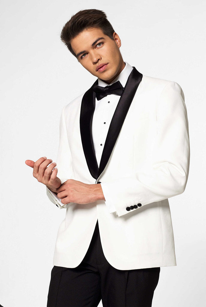 Wit met zwart smokingpak Pearly White gedragen door de mens gesloten blazer