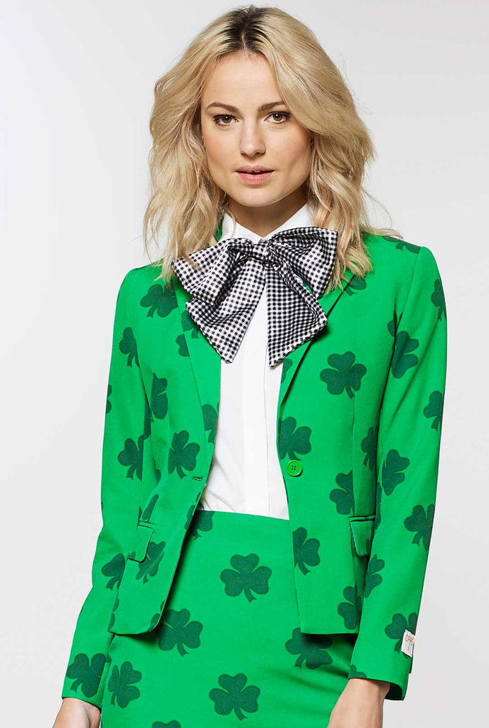 Vrouw met Green St. Patrick's Day Blazer