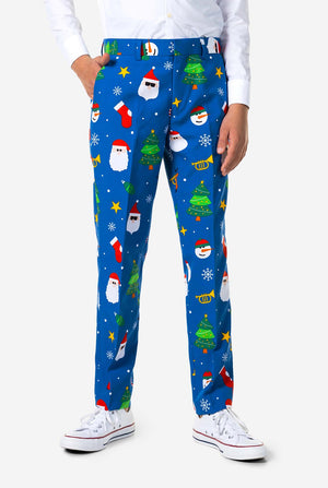 Tiener met een formeel blauw kerstpak, ingezoomd in een broek
