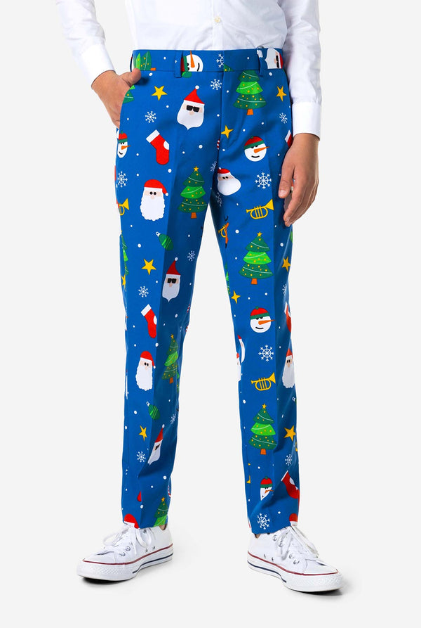Tiener met een formeel blauw kerstpak, ingezoomd in een broek