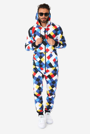 Man draagt ​​een veelkleurige onesie